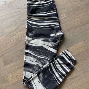 Lululemon marbled leggings